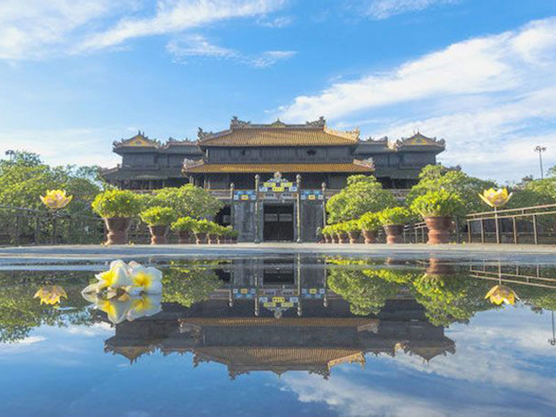 Bùng nổ thị trường cho thuê xe máy điện tại Huế: Xu hướng đổi pin và các dịch vụ xanh đột phá