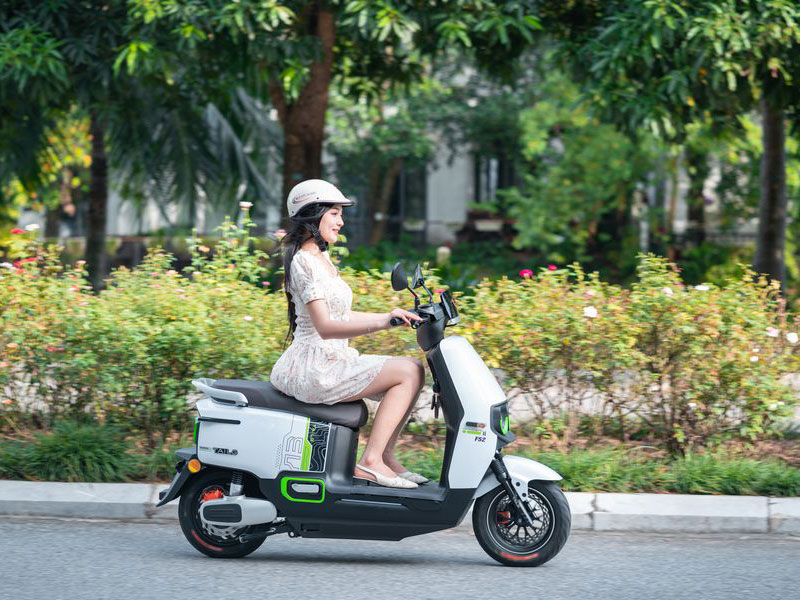 Xu Hướng Du Lịch Xanh Tại Huế: Bùng Nổ Dịch Vụ Cho Thuê Xe Máy Điện Công Nghệ Thay Pin Trong 24 Giờ Qua